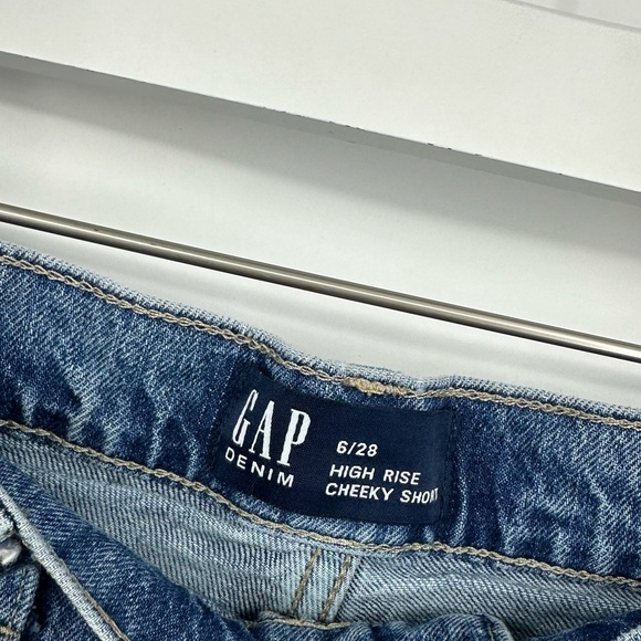 Gap High Rise Cheeky Shorts Size 6 Boho Distressed Raw Hem Button Fly - Picture 5 of 7